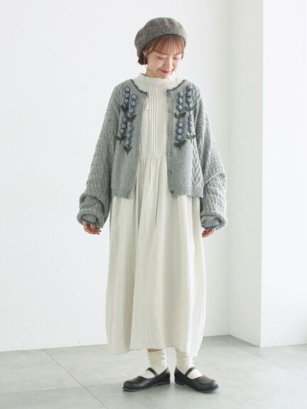 【WEB限定 Sサイズ】アンティーク風ブローチ付きワンピース（チャコールグレー/ベージュ/イエロー）｜TSUHARU by Samansa Mos2（ツハルバイサマンサモスモス）通販