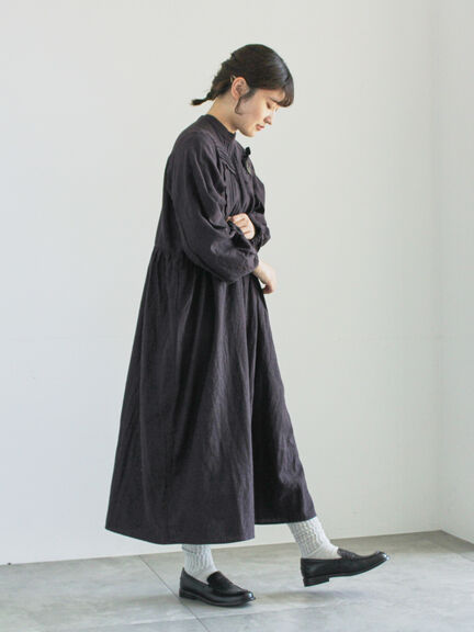 【WEB限定 Sサイズ】アンティーク風ブローチ付きワンピース（チャコールグレー/ベージュ/イエロー）｜TSUHARU by Samansa Mos2（ツハルバイサマンサモスモス）通販