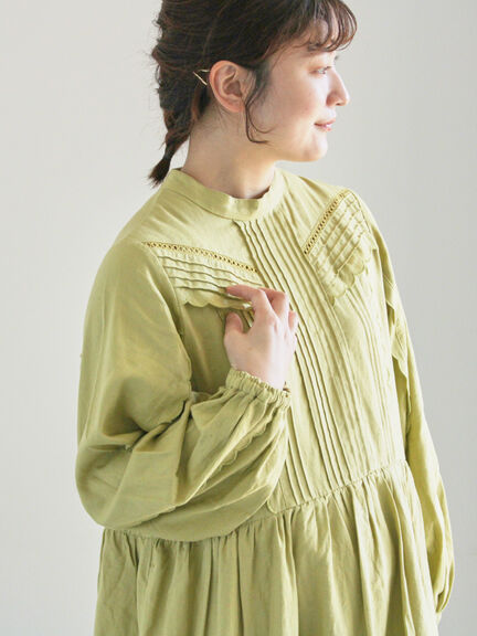 【WEB限定 Sサイズ】アンティーク風ブローチ付きワンピース（チャコールグレー/ベージュ/イエロー）｜TSUHARU by Samansa Mos2（ツハルバイサマンサモスモス）通販