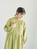 【WEB限定 Sサイズ】アンティーク風ブローチ付きワンピース（チャコールグレー/ベージュ/イエロー）｜TSUHARU by Samansa Mos2（ツハルバイサマンサモスモス）通販