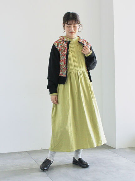 【WEB限定 Sサイズ】アンティーク風ブローチ付きワンピース（チャコールグレー/ベージュ/イエロー）｜TSUHARU by Samansa Mos2（ツハルバイサマンサモスモス）通販