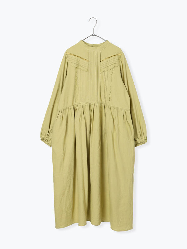 WEB限定 Sサイズ】アンティーク風ブローチ付きワンピース