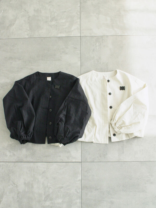 アンティーク風ブローチ付きジャケット（ブラック/キナリ/アウター