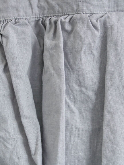 綿麻平織り製品染めティアードブラウス（オフホワイト/グレー/ブラック）｜TSUHARU by Samansa Mos2（ツハルバイサマンサモスモス）通販