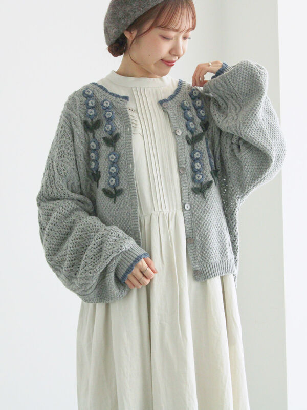 TSUHARU かぎ針お花モチーフ付きニットカーディガン　チャコールグレー TSUHARU⋈かぎ針お花モチーフ付きニットカーディガン グレー