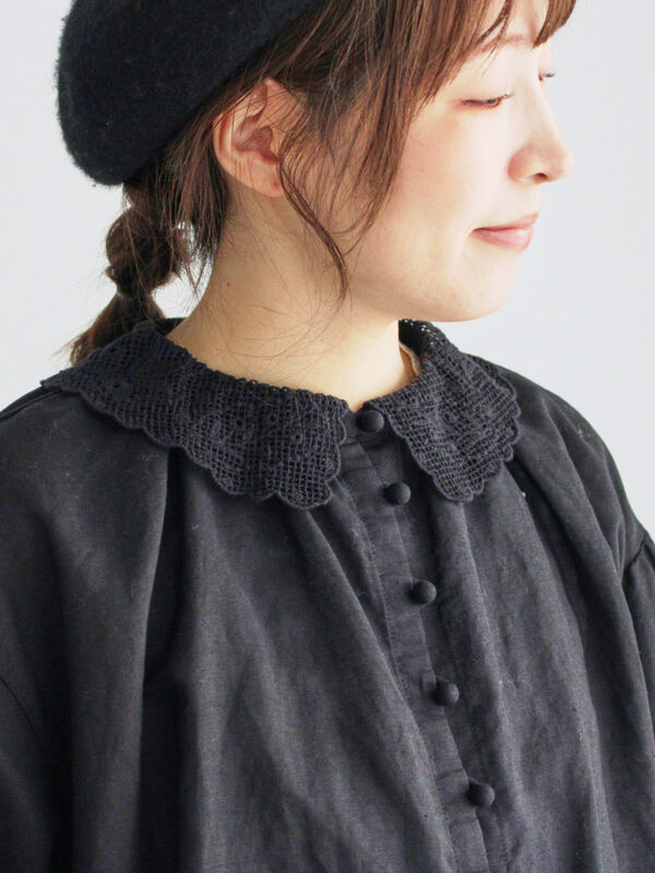 編み立て襟レースブラウス（オフホワイト/ブラック/ベージュ/トップス