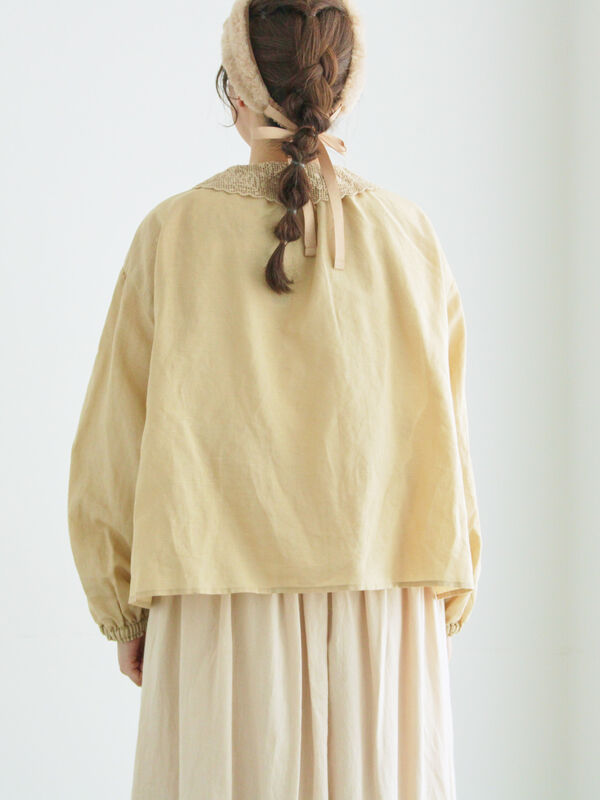 編み立て襟レースブラウスオフホワイト 編み立て襟レースブラウス（オフホワイト/ブラック/ベージュ/トップス