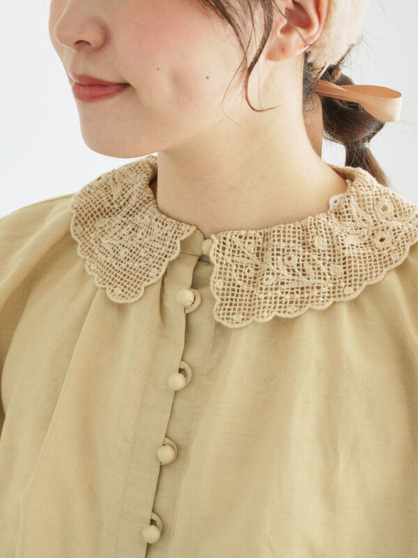 編み立て襟レースブラウスオフホワイト セール】 編み立て襟レースブラウス（オフホワイト/ブラック/ベージュ