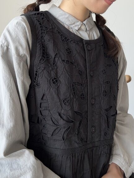 【WEB限定 Sサイズ】カットワーク刺繍前後着ノースリワンピース（ブラック/ブルー/キナリ）｜TSUHARU by Samansa Mos2（ツハルバイサマンサモスモス）通販