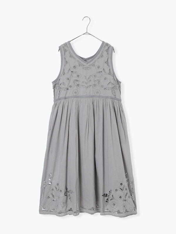 WEB限定 Sサイズ】カットワーク刺繍前後着ノースリワンピース