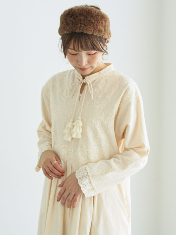 TSUHARU アイボリー 刺繍入り ロングワンピース セール】 【WEB限定 Sサイズ】刺繍切替レースワンピース（ブラック