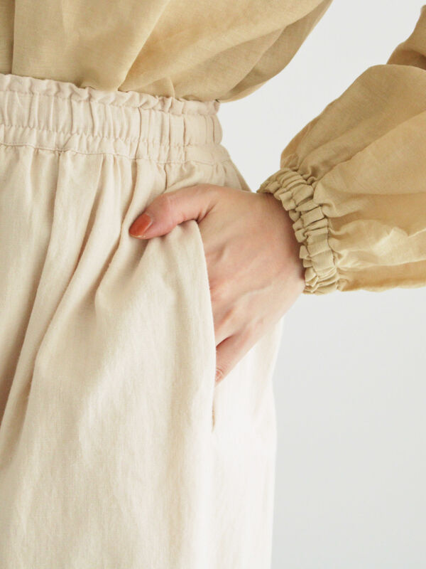 セール】 裾フラワー柄フリル刺繍スカート（ブラック/キナリ/ボトムス