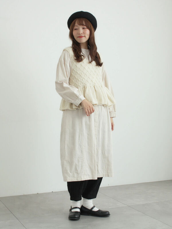 セール】 【ペルーニット】裾フリル前後着ベスト（オフホワイト