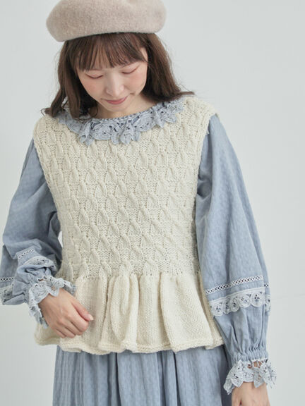 【ペルーニット】裾フリル前後着ベスト（オフホワイト/チャコールグレー）｜TSUHARU by Samansa Mos2（ツハルバイサマンサモスモス）通販