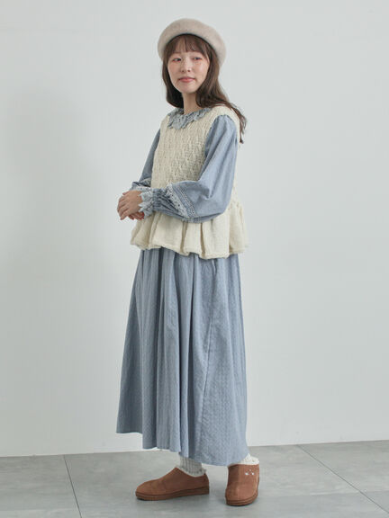 【ペルーニット】裾フリル前後着ベスト（オフホワイト/チャコールグレー）｜TSUHARU by Samansa Mos2（ツハルバイサマンサモスモス）通販