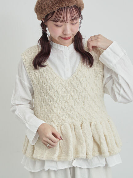 【ペルーニット】裾フリル前後着ベスト（オフホワイト/チャコールグレー）｜TSUHARU by Samansa Mos2（ツハルバイサマンサモスモス）通販