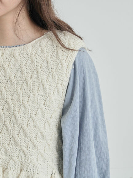 【ペルーニット】裾フリル前後着ベスト（オフホワイト/チャコールグレー）｜TSUHARU by Samansa Mos2（ツハルバイサマンサモスモス）通販