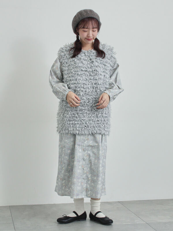 セールTSUHARU by SM2今季新品手編みクロシェニットベスト セール】 手編みクロシェニットベスト（グレー/チャコールグレー