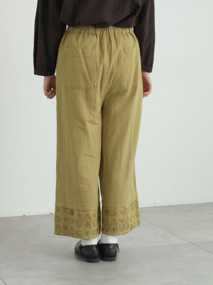 [tukuroi]綿麻ツイル刺繍パンツ（ベージュ/ブラウン）｜TSUHARU by Samansa Mos2（ツハルバイサマンサモスモス）通販