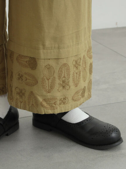 [tukuroi]綿麻ツイル刺繍パンツ（ベージュ/ブラウン）｜TSUHARU by Samansa Mos2（ツハルバイサマンサモスモス）通販