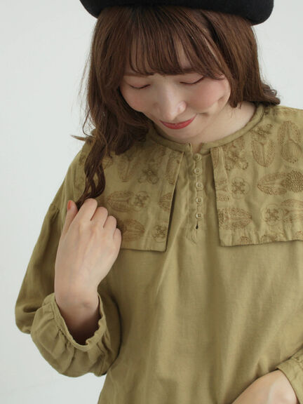 [tukuroi]綿麻ツイル刺繍ブラウス（ベージュ/ブラウン）｜TSUHARU by Samansa Mos2（ツハルバイサマンサモスモス）通販