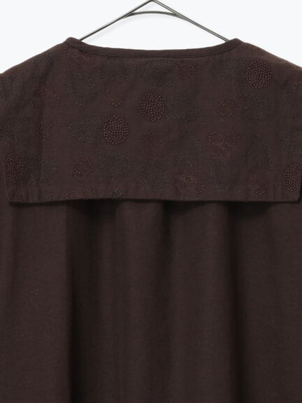 [tukuroi]綿麻ツイル刺繍ブラウス（ベージュ/ブラウン）｜TSUHARU by Samansa Mos2（ツハルバイサマンサモスモス）通販