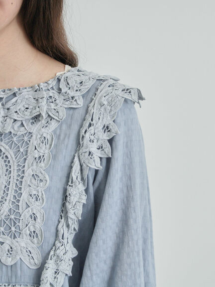 【WEB限定 Sサイズ】ドビーバテンレースワンピース（オフホワイト/ブラック/ブルー）｜TSUHARU by Samansa Mos2（ツハルバイサマンサモスモス）通販