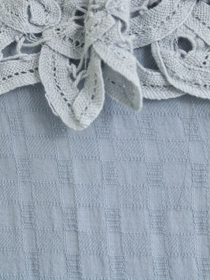 【WEB限定 Sサイズ】ドビーバテンレースワンピース（オフホワイト/ブラック/ブルー）｜TSUHARU by Samansa Mos2（ツハルバイサマンサモスモス）通販