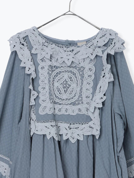 【WEB限定 Sサイズ】ドビーバテンレースワンピース（オフホワイト/ブラック/ブルー）｜TSUHARU by Samansa Mos2（ツハルバイサマンサモスモス）通販