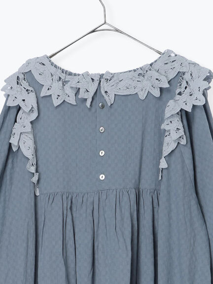 【WEB限定 Sサイズ】ドビーバテンレースワンピース（オフホワイト/ブラック/ブルー）｜TSUHARU by Samansa Mos2（ツハルバイサマンサモスモス）通販