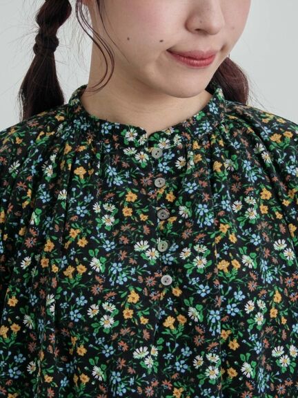 【LIBERTY】Maria柄細コールワンピース（ブラック/ブルー）｜TSUHARU by Samansa Mos2（ツハルバイサマンサモスモス）通販