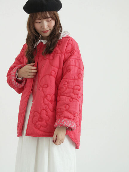 コード刺繍フラワー柄裏地キルトジャケット（ブラック/レッド/キナリ）｜TSUHARU by Samansa Mos2（ツハルバイサマンサモスモス）通販