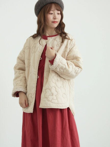 コード刺繍フラワー柄裏地キルトジャケット（ブラック/レッド/キナリ）｜TSUHARU by Samansa Mos2（ツハルバイサマンサモスモス）通販