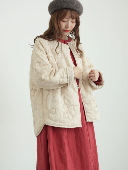 コード刺繍フラワー柄裏地キルトジャケット（ブラック/レッド/キナリ）｜TSUHARU by Samansa Mos2（ツハルバイサマンサモスモス）通販