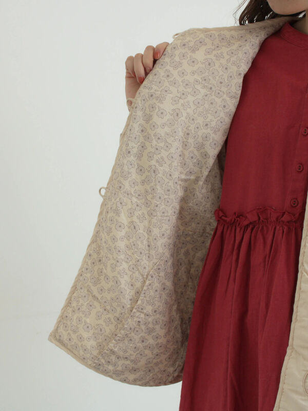 コード刺繍フラワー柄裏地キルトジャケット　ツハルジャケット セール】 コード刺繍フラワー柄裏地キルトジャケット（ブラック/レッド