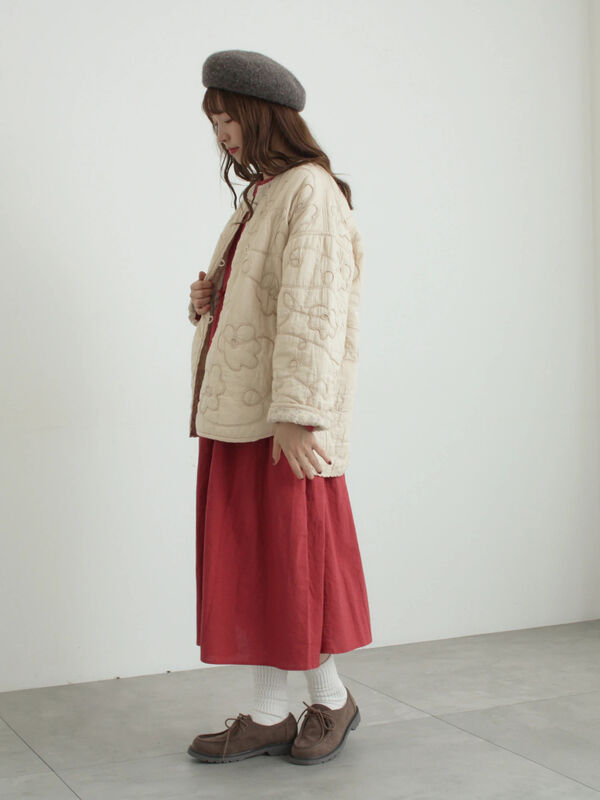 コード刺繍フラワー柄裏地キルトジャケット（ブラック/レッド/キナリ