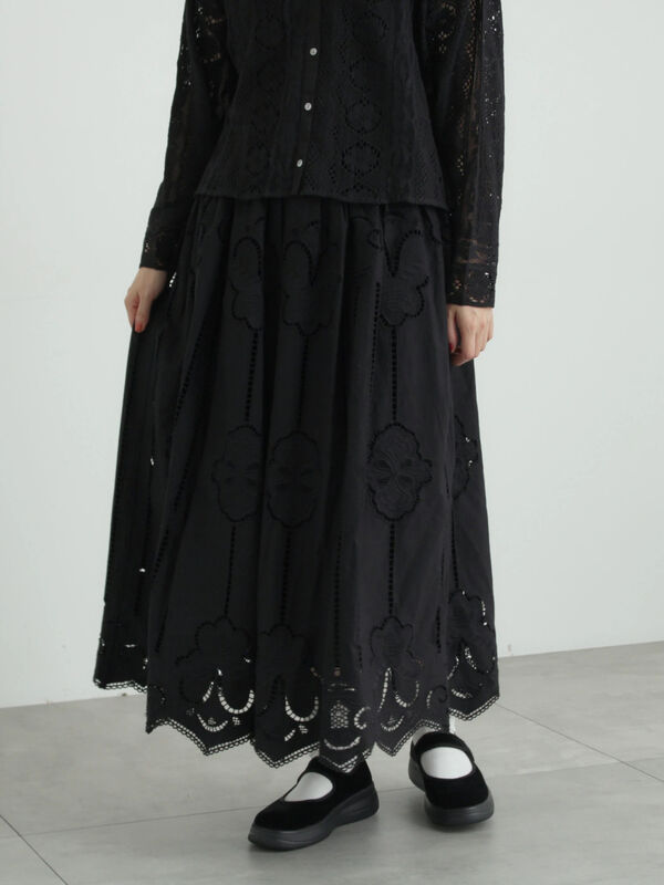 カットワーク刺繍裾スカラップスカート（ブラック）｜TSUHARU by Samansa Mos2（ツハルバイサマンサモスモス）通販