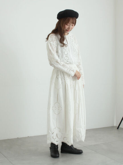 カットワーク刺繍裾スカラップスカート（オフホワイト/ブラック）｜TSUHARU by Samansa Mos2（ツハルバイサマンサモスモス）通販