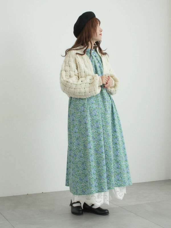 カットワーク刺繍裾スカラップスカート（オフホワイト/ブラック