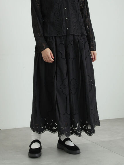 カットワーク刺繍裾スカラップスカート（オフホワイト/ブラック）｜TSUHARU by Samansa Mos2（ツハルバイサマンサモスモス）通販