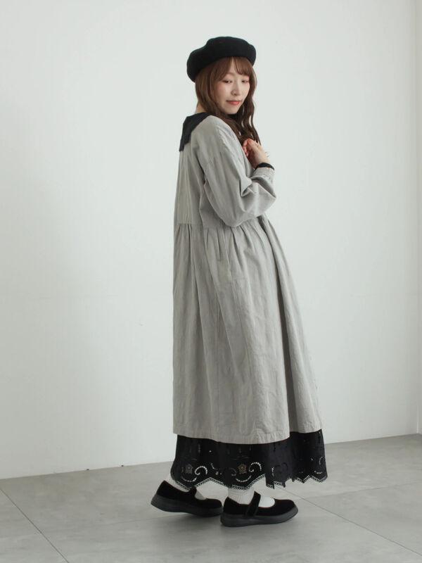 カットワーク刺繍裾スカラップスカート（オフホワイト/ブラック