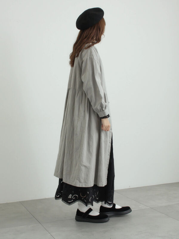 カットワーク刺繍裾スカラップスカート（オフホワイト/ブラック