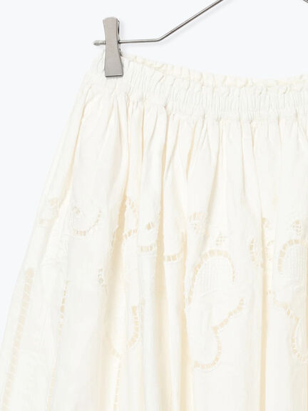 カットワーク刺繍裾スカラップスカート（オフホワイト/ブラック）｜TSUHARU by Samansa Mos2（ツハルバイサマンサモスモス）通販