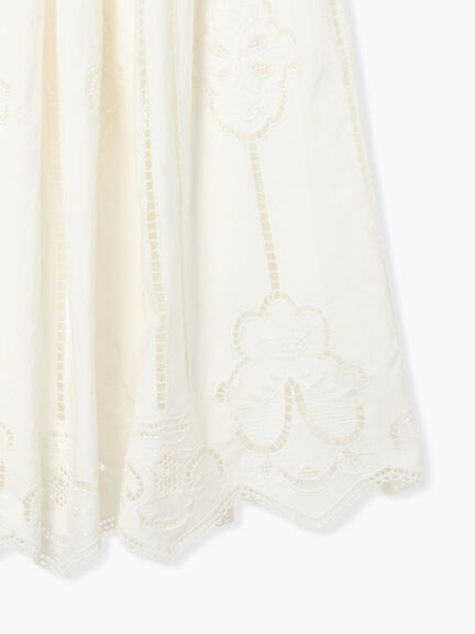 カットワーク刺繍裾スカラップスカート（オフホワイト/ブラック）｜TSUHARU by Samansa Mos2（ツハルバイサマンサモスモス）通販