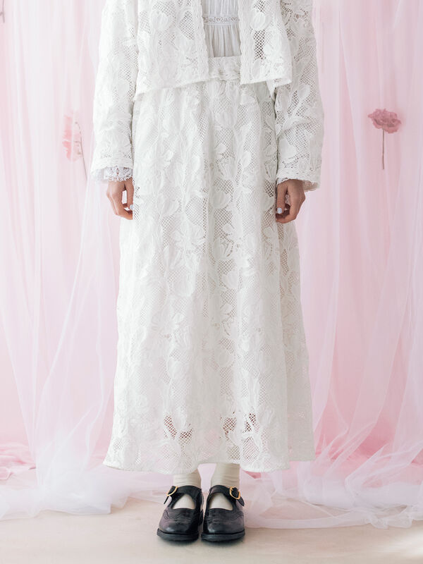 【WHITE COLLECTION】オーバーレーススカート（ホワイト）｜TSUHARU by Samansa Mos2（ツハルバイサマンサモスモス）通販