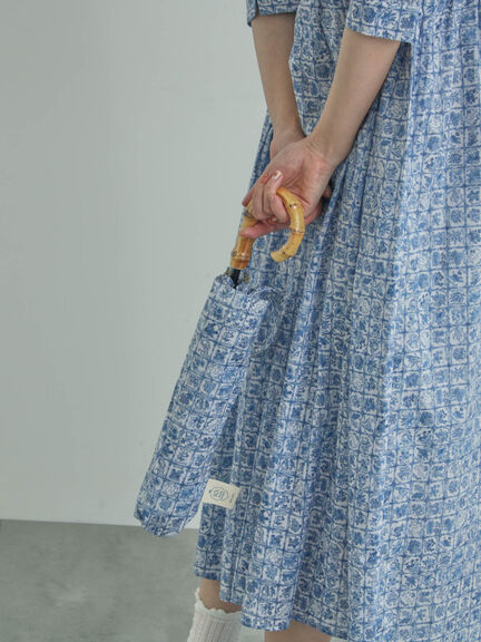 【LIBERTY FABRICS】Botanical Language柄日傘（ブルー/キナリ）｜TSUHARU by Samansa Mos2（ツハルバイサマンサモスモス）通販