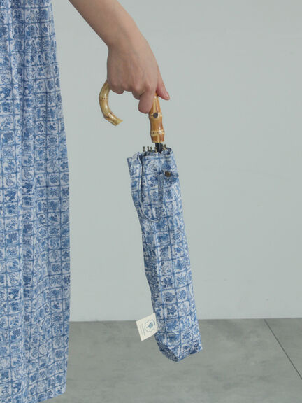 【LIBERTY FABRICS】Botanical Language柄日傘（ブルー/キナリ）｜TSUHARU by Samansa Mos2（ツハルバイサマンサモスモス）通販