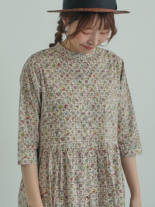 LIBERTY FABRICS】Botanical Language柄ワンピース（ブルー/キナリ