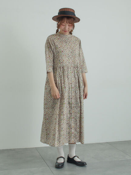【LIBERTY FABRICS】Botanical Language柄ワンピース（ブルー/キナリ）｜TSUHARU by Samansa Mos2（ツハルバイサマンサモスモス）通販