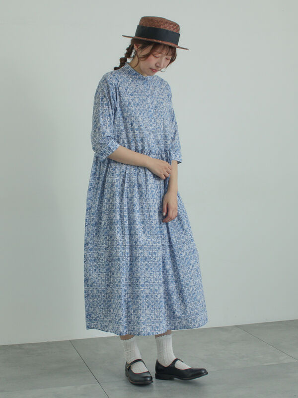 LIBERTY FABRICS】Botanical Language柄ワンピース（ブルー/キナリ